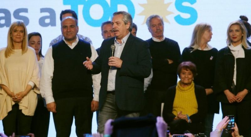 Holgado triunfo de FernÃ¡ndez sobre Macri en las primarias argentinas