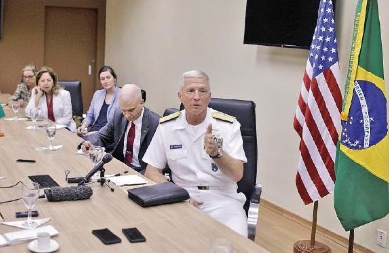 La Marina de EEUU espera orden para actuar en Venezuela