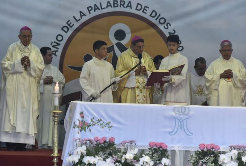 MonseÃ±or Valenzuela cierra la misa fustigando la corrupciÃ³n, pobreza y violencia
