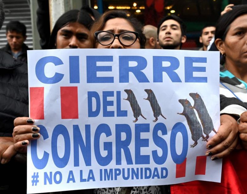 Congreso peruano  disuelto: Ahora hay dos presidentes