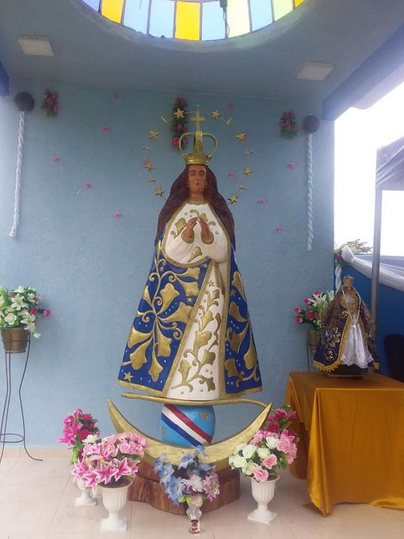 Gigantesca imagen de la Virgen de CaacupÃ© tallada por el escultor NicolÃ¡s Ozuna