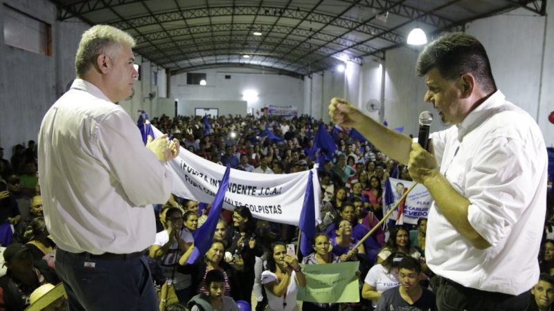 A pesar del mal tiempo la ciudadanÃ­a  manifestÃ³ su incondicional apoyo al intendente JosÃ© Carlos Acevedo