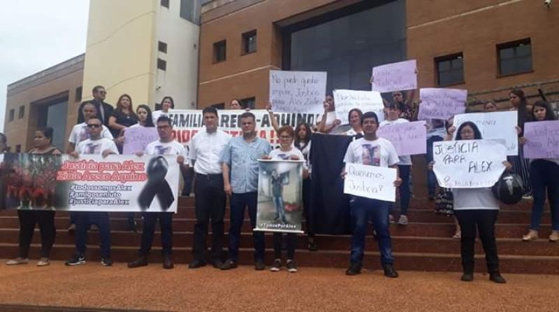 Familiares y amigos de Alex Ziole marcharon en demanda de justicia