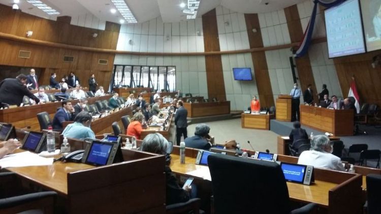 Senado aprobÃ³ prÃ³rroga de elecciones municipales y mandato de intendentes y concejales