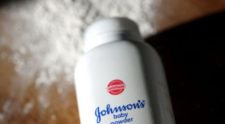 Johnson & Johnson dejará de vender talco para bebés en todo el mundo en 2023