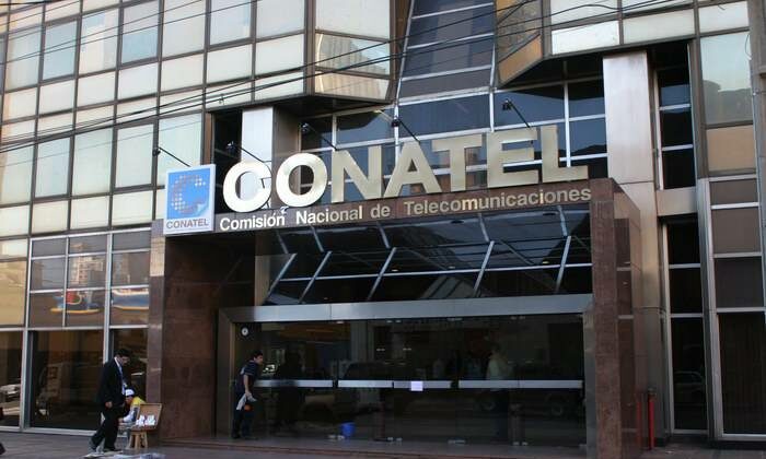 Tras escándalo por millonario viaje, Conatel reducirá comitiva que viajará a Rumania