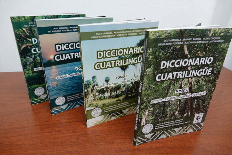  Presentaron primer diccionario cuatrilingüe en el Congreso Nacional