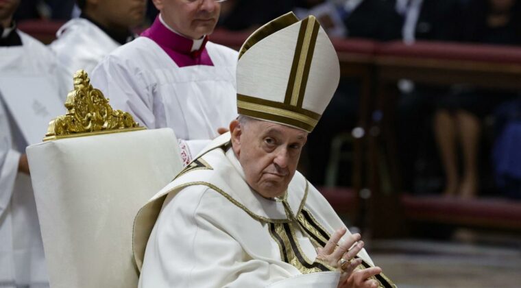  Papa Francisco: “Ser homosexual no es un delito, pero sí es un pecado”