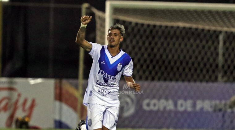 Ameliano, con 10 jugadores, rescata un empate ante Guaraní